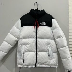 BRAND NEW The North Face White Puffer Jacket MENS [M]